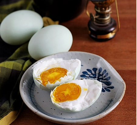 咸鸭蛋的腌制方法  咸鸭蛋怎么腌制才出油好吃